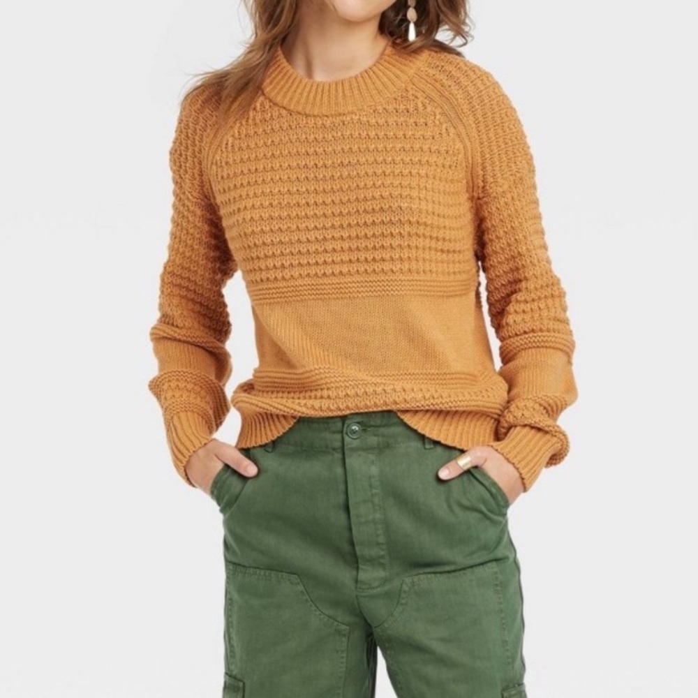 Universal Thread Women's Sweater in Mustard